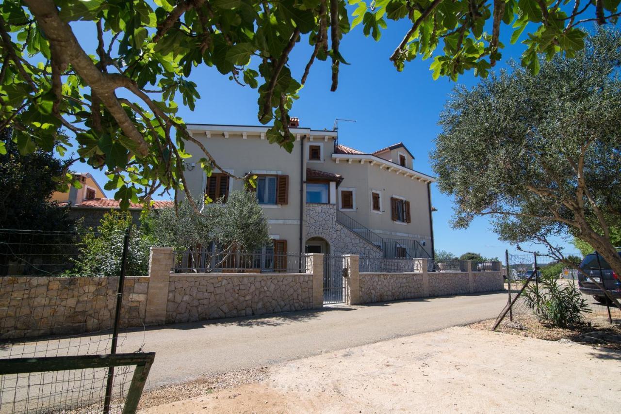 Apartments With A Parking Space Punta Kriza, Cres - 8082 외부 사진