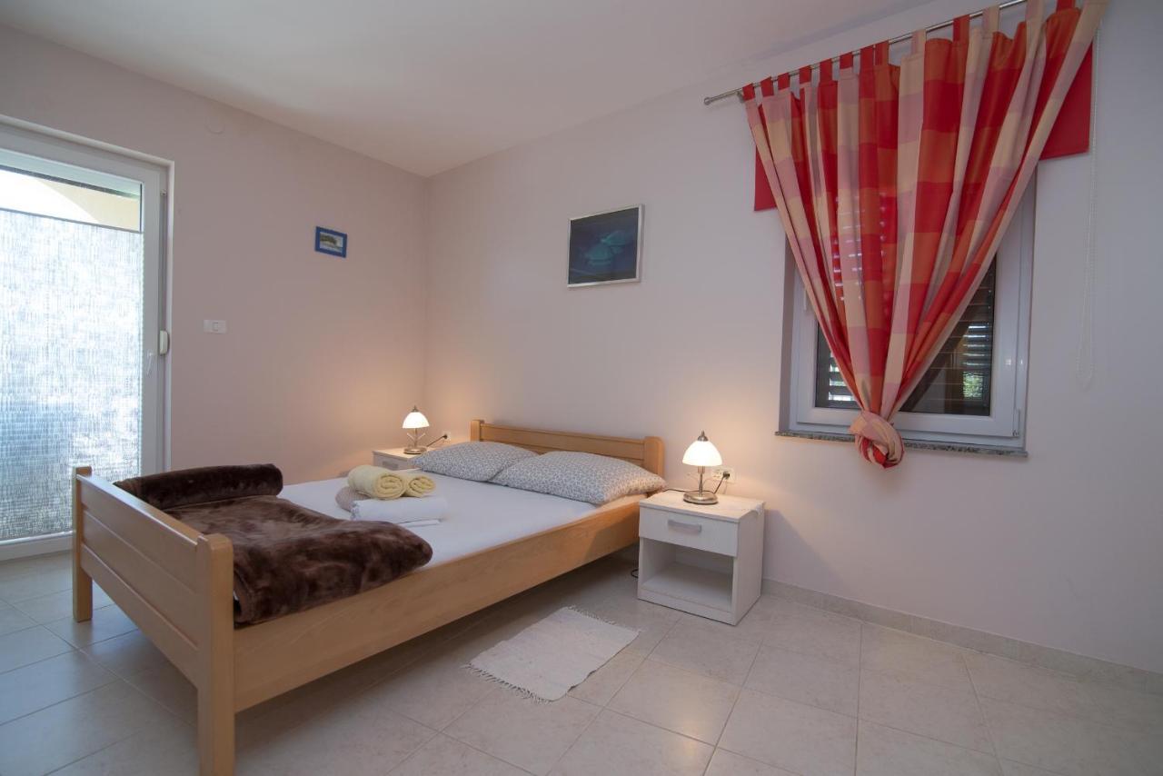 Apartments With A Parking Space Punta Kriza, Cres - 8082 외부 사진